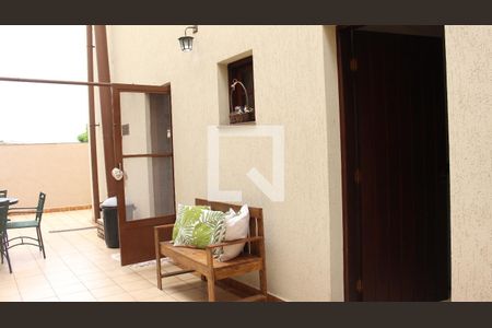 Casa para alugar com 500m², 4 quartos e 6 vagasÁrea externa - Fundos