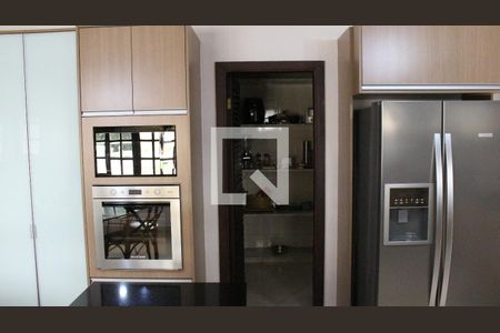 Casa para alugar com 500m², 4 quartos e 6 vagasCozinha