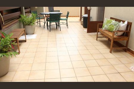 Casa para alugar com 500m², 4 quartos e 6 vagasÁrea externa - Fundos