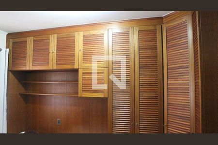 Casa para alugar com 500m², 4 quartos e 6 vagasSuíte 2