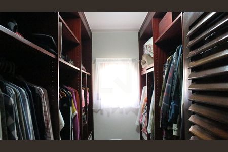 Casa para alugar com 500m², 4 quartos e 6 vagasSuíte Master - Closet