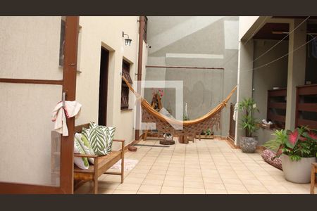 Casa para alugar com 500m², 4 quartos e 6 vagasÁrea externa - Fundos