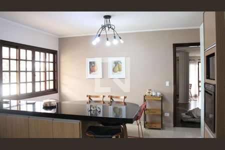 Casa para alugar com 500m², 4 quartos e 6 vagasCozinha