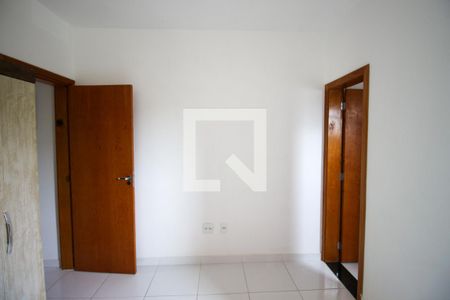 Quarto  / Suíte 1 de casa de condomínio para alugar com 2 quartos, 80m² em Itaquera, São Paulo