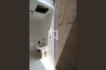 Casa de condomínio à venda com 80m², 2 quartos e 2 vagasÁrea de Serviço