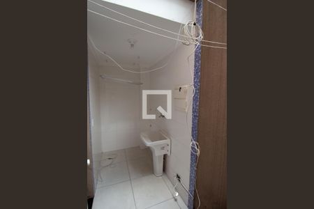 Casa de condomínio à venda com 80m², 2 quartos e 2 vagasÁrea de Serviço 