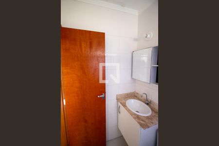 Casa de condomínio à venda com 80m², 2 quartos e 2 vagasBanheiro do Quarto 1