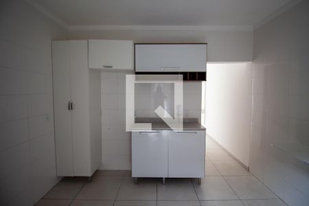 Casa de condomínio à venda com 80m², 2 quartos e 2 vagasCozinha