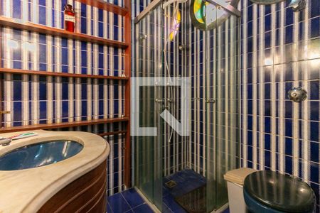 Casa à venda com 715m², 5 quartos e 6 vagasBanheiro da Suíte 3