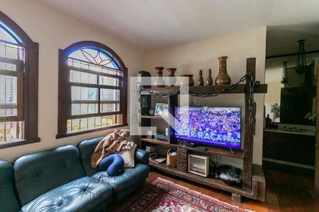 Casa à venda com 715m², 5 quartos e 6 vagasQuarto Suíte