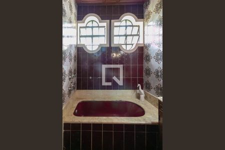 Casa à venda com 715m², 5 quartos e 6 vagasBanheiro Social