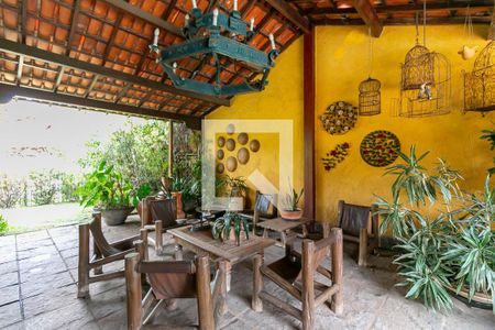 Casa à venda com 715m², 5 quartos e 6 vagasÁrea Externa