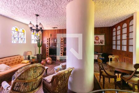 Casa à venda com 715m², 5 quartos e 6 vagasSala 2