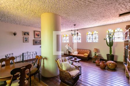 Casa à venda com 715m², 5 quartos e 6 vagasSala 2