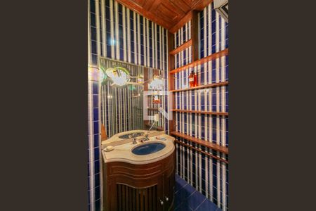 Casa à venda com 715m², 5 quartos e 6 vagasBanheiro da Suíte 3