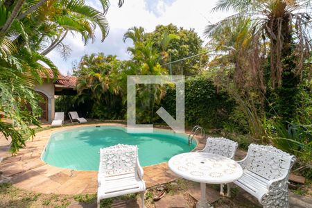 Casa à venda com 715m², 5 quartos e 6 vagasPiscina