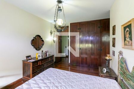 Casa à venda com 715m², 5 quartos e 6 vagasQuarto Suíte 2