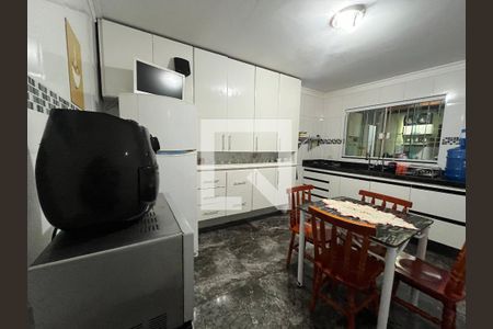 Casa à venda com 152m², 3 quartos e 2 vagasCozinha