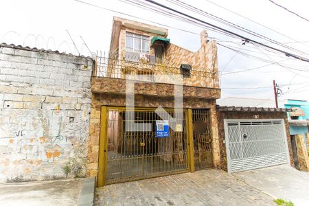 Casa à venda com 45m², 2 quartos e 1 vaga Casa à venda com 45m², 2 quartos e 1 vagaFachada