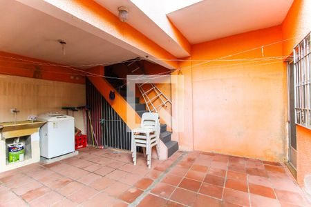 Casa à venda com 45m², 2 quartos e 1 vaga Casa à venda com 45m², 2 quartos e 1 vagaQuintal/Lavanderia