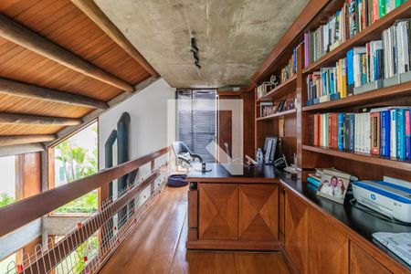 Escritório de casa de condomínio à venda com 3 quartos, 350m² em Alphaville Residencial Um, Barueri