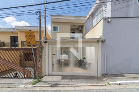 Casa para alugar com 122m², 2 quartos e 2 vagasFachada