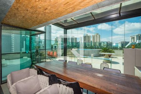 Apartamento à venda com 304m², 4 quartos e 4 vagasVaranda gourmet