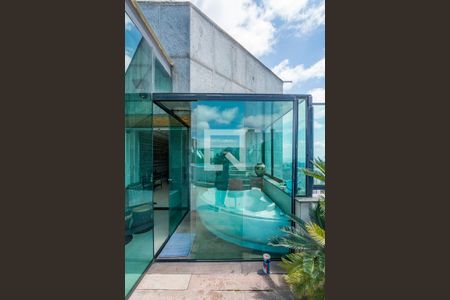 Apartamento à venda com 304m², 4 quartos e 4 vagasBanheira de hidromassagem