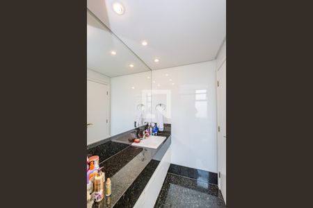 Apartamento à venda com 304m², 4 quartos e 4 vagasBanheiro Social 1