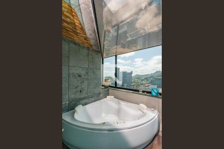 Apartamento à venda com 304m², 4 quartos e 4 vagasVaranda da cobertura