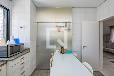 Apartamento à venda com 304m², 4 quartos e 4 vagasCozinha