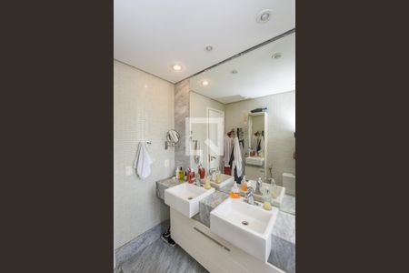 Apartamento à venda com 304m², 4 quartos e 4 vagasBanheiro da Suíte