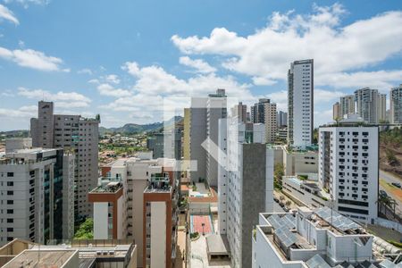 Apartamento à venda com 304m², 4 quartos e 4 vagasVaranda da cobertura