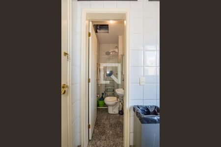 Apartamento à venda com 304m², 4 quartos e 4 vagasBanheiro de serviço