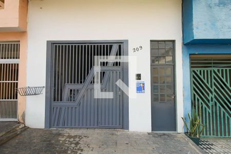 Fachada de casa para alugar com 1 quarto, 25m² em Vila Tolstoi, São Paulo