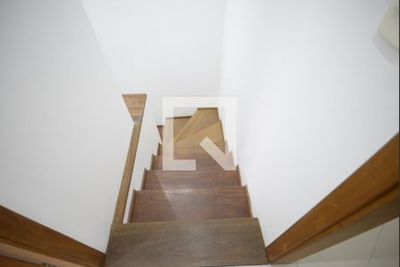 Casa para alugar com 158m², 3 quartos e 3 vagasEscada