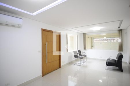 Sala de casa à venda com 3 quartos, 158m² em Vila Monumento, São Paulo