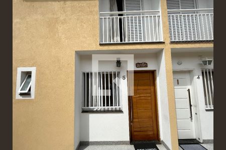 Casa de condomínio à venda com 68m², 2 quartos e 2 vagas Casa de condomínio à venda com 68m², 2 quartos e 2 vagasFachada