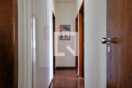 Corredor de apartamento à venda com 3 quartos, 100m² em Santo Agostinho, Belo Horizonte