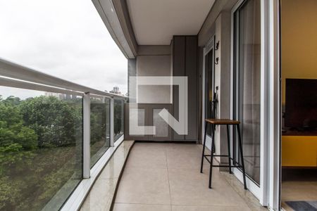 Varanda de apartamento à venda com 2 quartos, 70m² em Empresarial 18 do Forte, Barueri