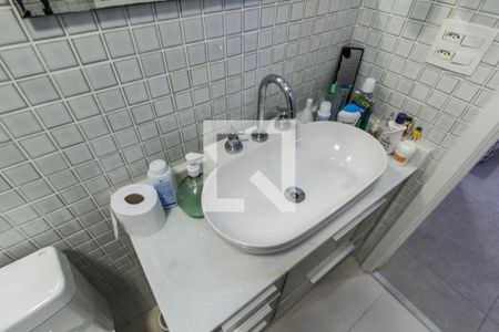 Apartamento à venda com 70m², 2 quartos e 1 vagaDetalhe do banheiro