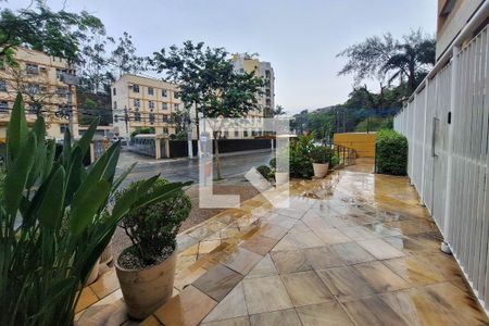 Apartamento à venda com 78m², 2 quartos e 1 vaga Apartamento à venda com 78m², 2 quartos e 1 vagaFachada e portaria