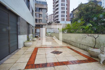 Apartamento à venda com 250m², 3 quartos e 2 vagasPátio