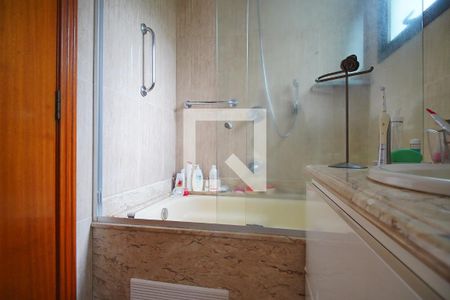 Apartamento à venda com 250m², 3 quartos e 2 vagasBanheiro suíte