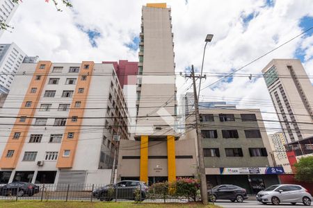 Apartamento para alugar com 50m², 2 quartos e 1 vaga Apartamento para alugar com 50m², 2 quartos e 1 vagaFachada