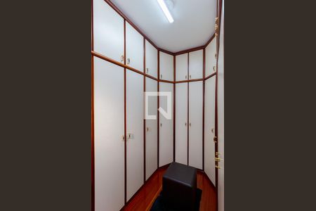 Apartamento à venda com 167m², 3 quartos e 2 vagasCloset - Suíte