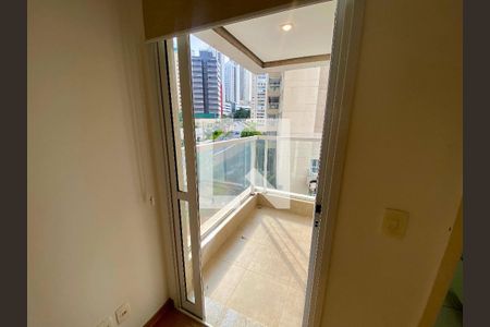 Apartamento à venda com 86m², 3 quartos e 2 vagas Apartamento à venda com 86m², 3 quartos e 2 vagasVaranda