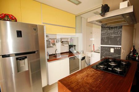 Cozinha de apartamento à venda com 3 quartos, 86m² em Vila da Serra, Nova Lima