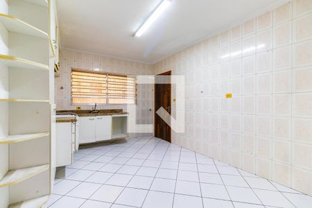 Casa à venda com 170m², 3 quartos e 2 vagasCozi