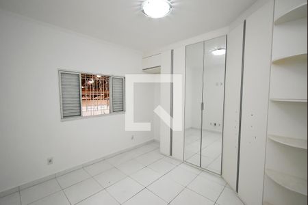 Quarto de casa para alugar com 2 quartos, 100m² em Parque Edu Chaves, São Paulo